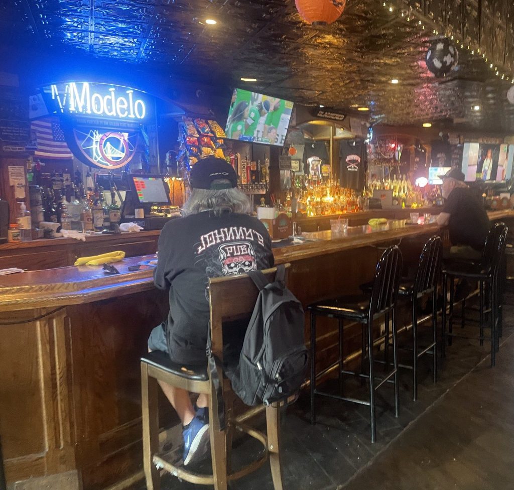 photo of interior of Johnny's Pub, Newark, CA