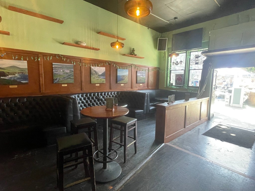 photo of interior of O'Reillys Irish Pub, San Francisco