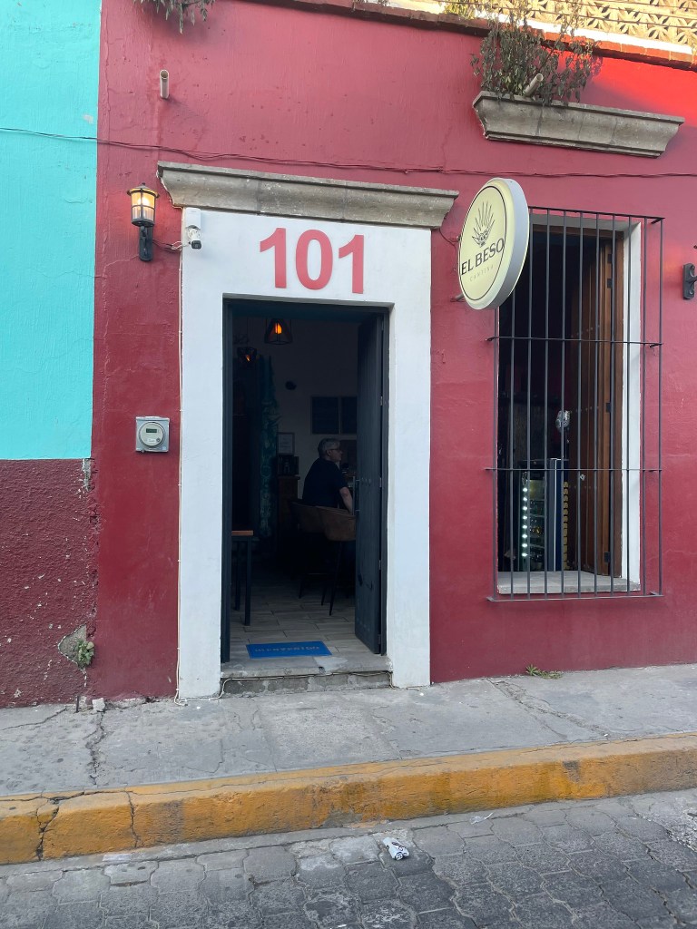 photo of the exterior of El Beso Cantina, Tequila, Mexico