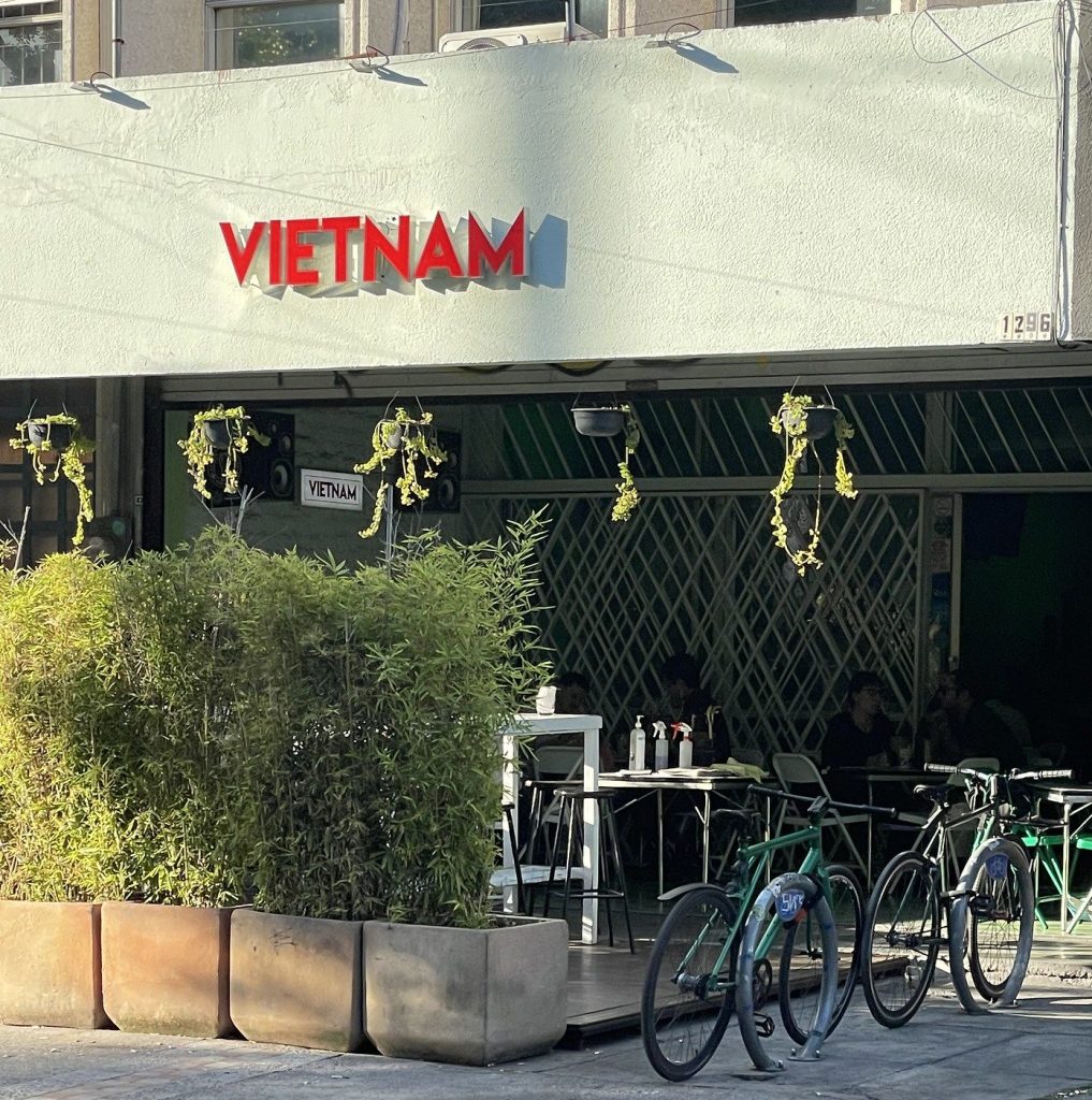 photo of exterior of Vietnam Bar, Guadalajara, Mexico