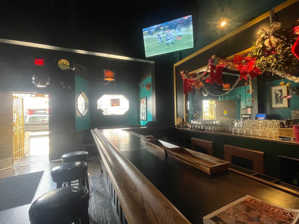 photo of the interior of Mission Bar, San Francisco