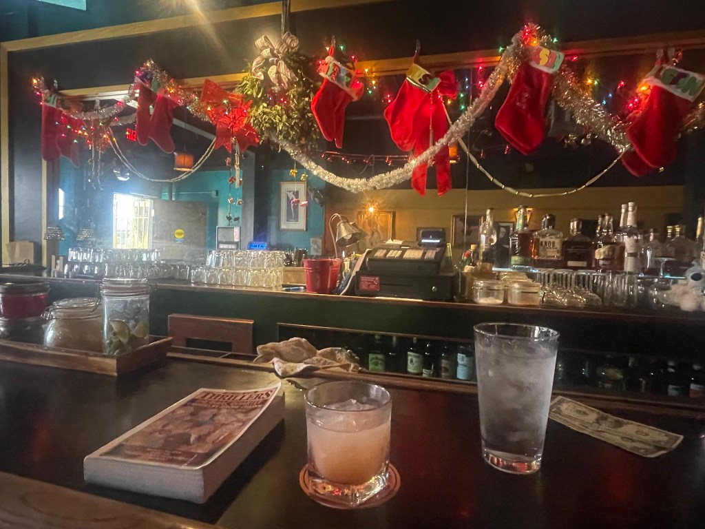 photo of the bar of Mission Bar, San Francisco