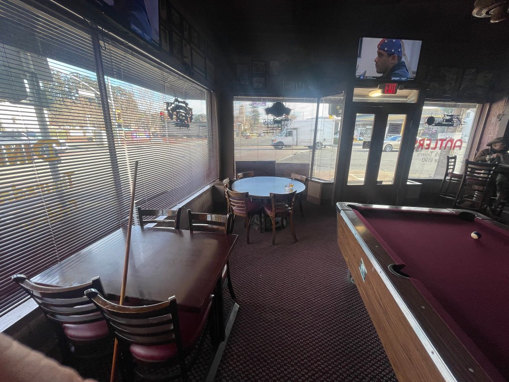 photo of interior of Antlers Tavern, Hercules, CA