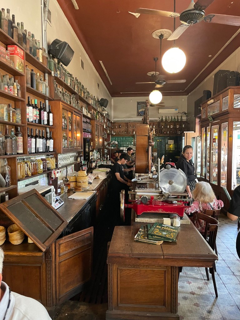 photo of interior of Bar El Federal, Buenos Aires, Argentina
