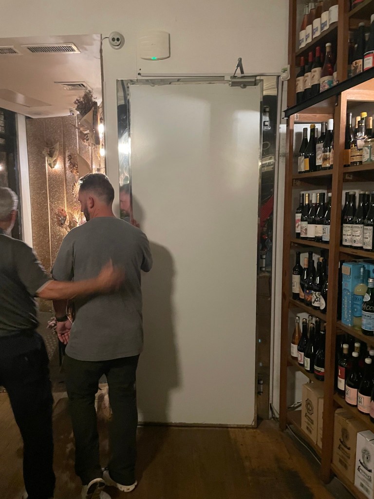 photo of interior of Floreria Atlántico, Buenos Aires, Argentina