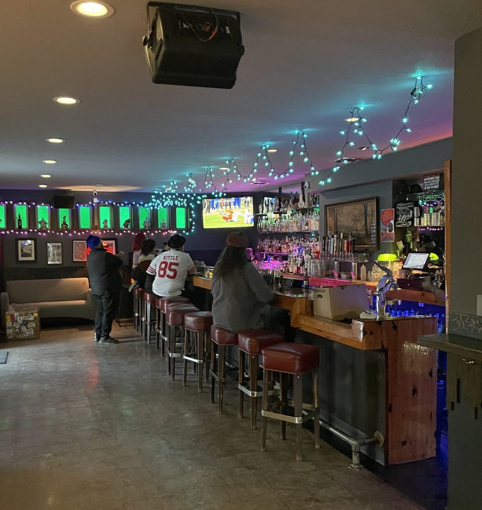 photo of interior of Missouri Lounge, Berkeley, CA