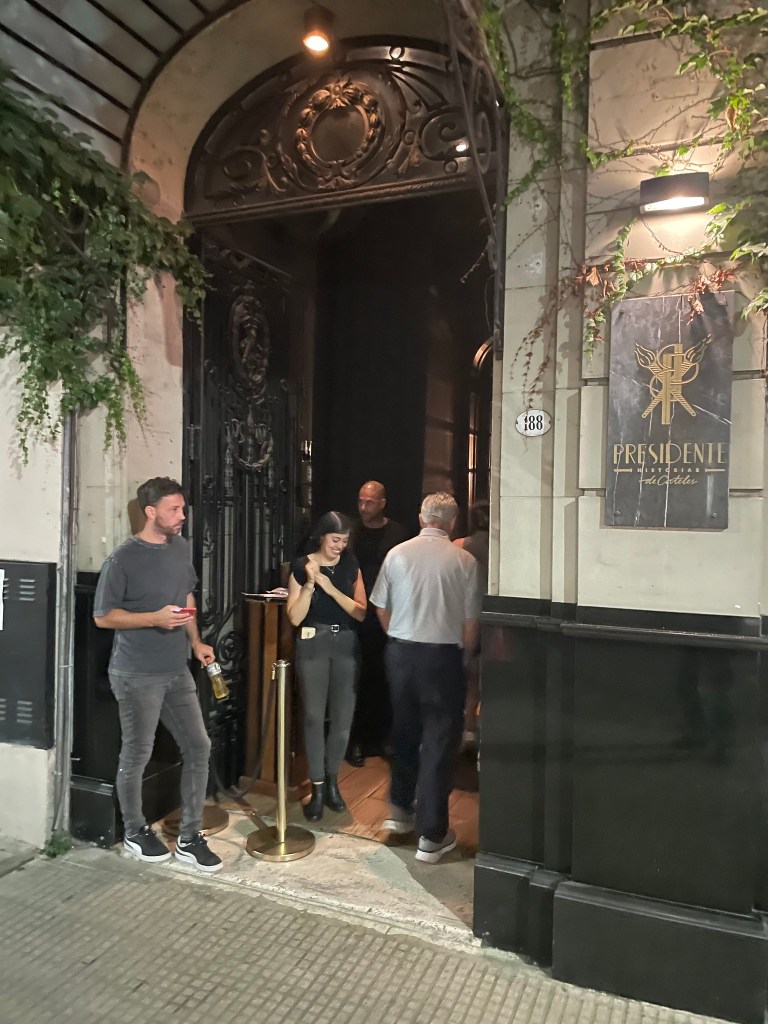 photo of exterior of Presidente Bar, Buenos Aires, Argentina