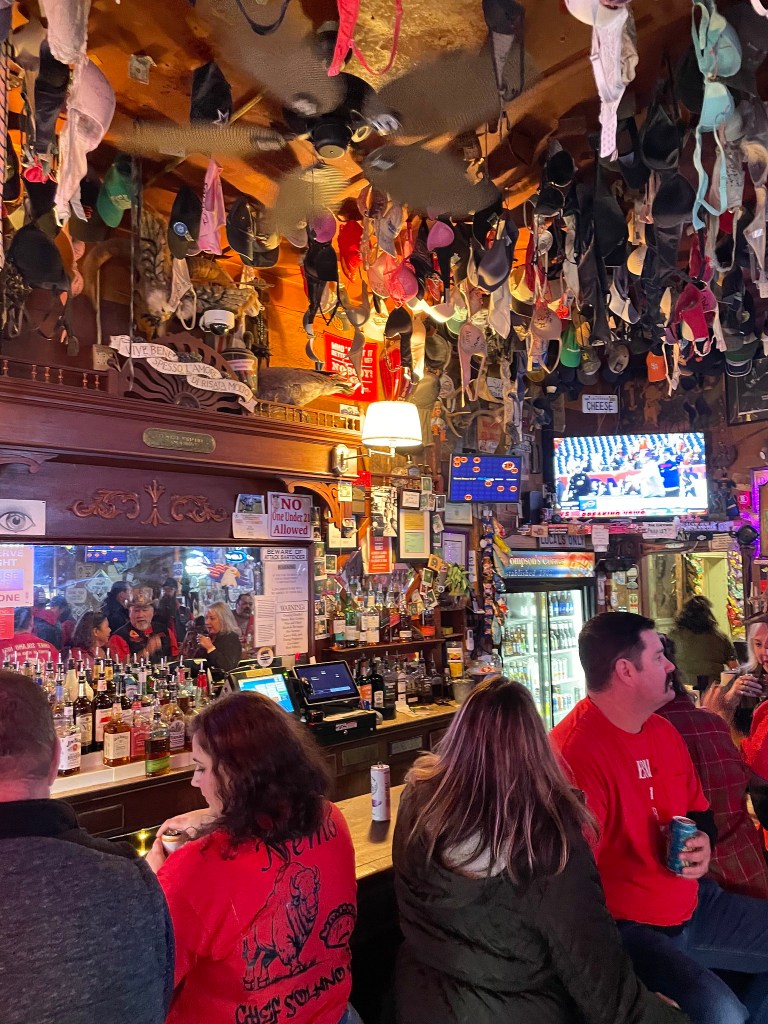 photo of interior of Thompson's Corner Saloon, Fairfield, CA