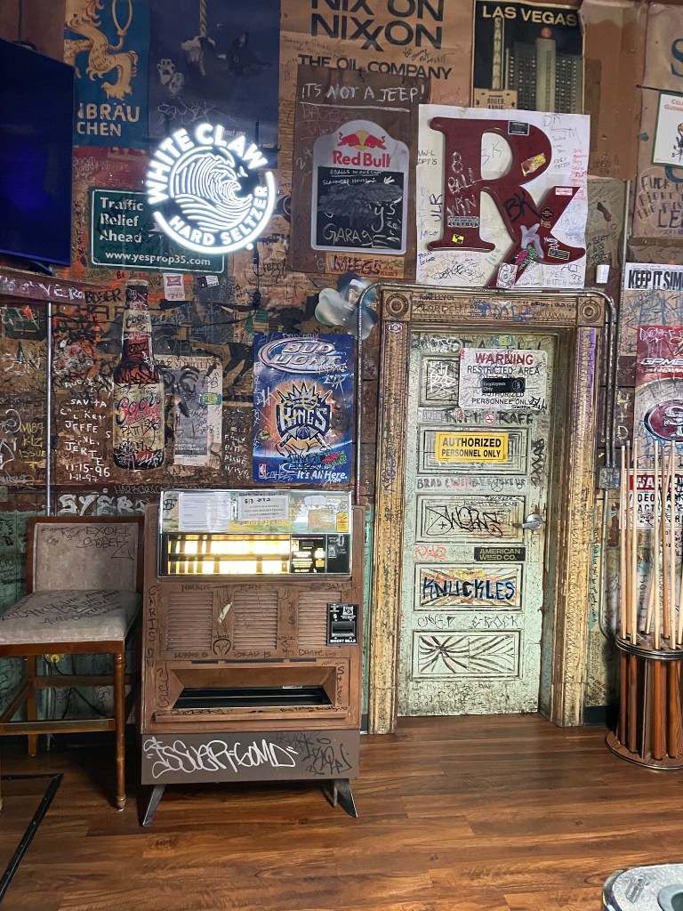 photo of interior of Thompson's Corner Saloon, Fairfield, CA