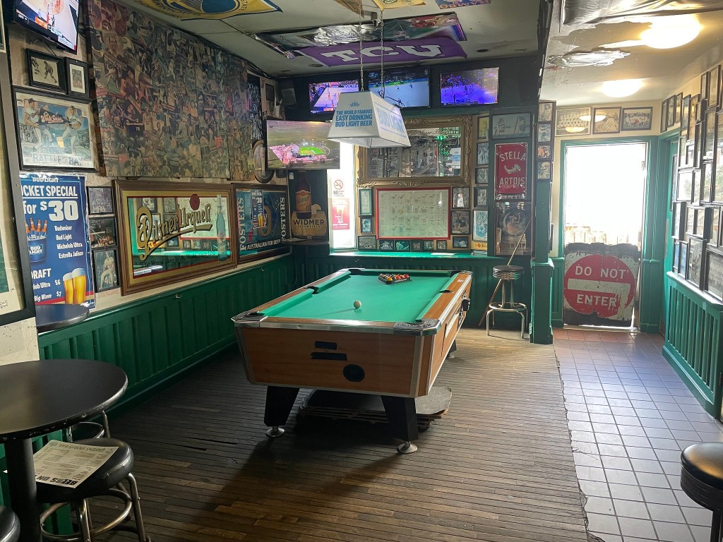 photo of the pool table of Greens Sports Bar, San Francisco
