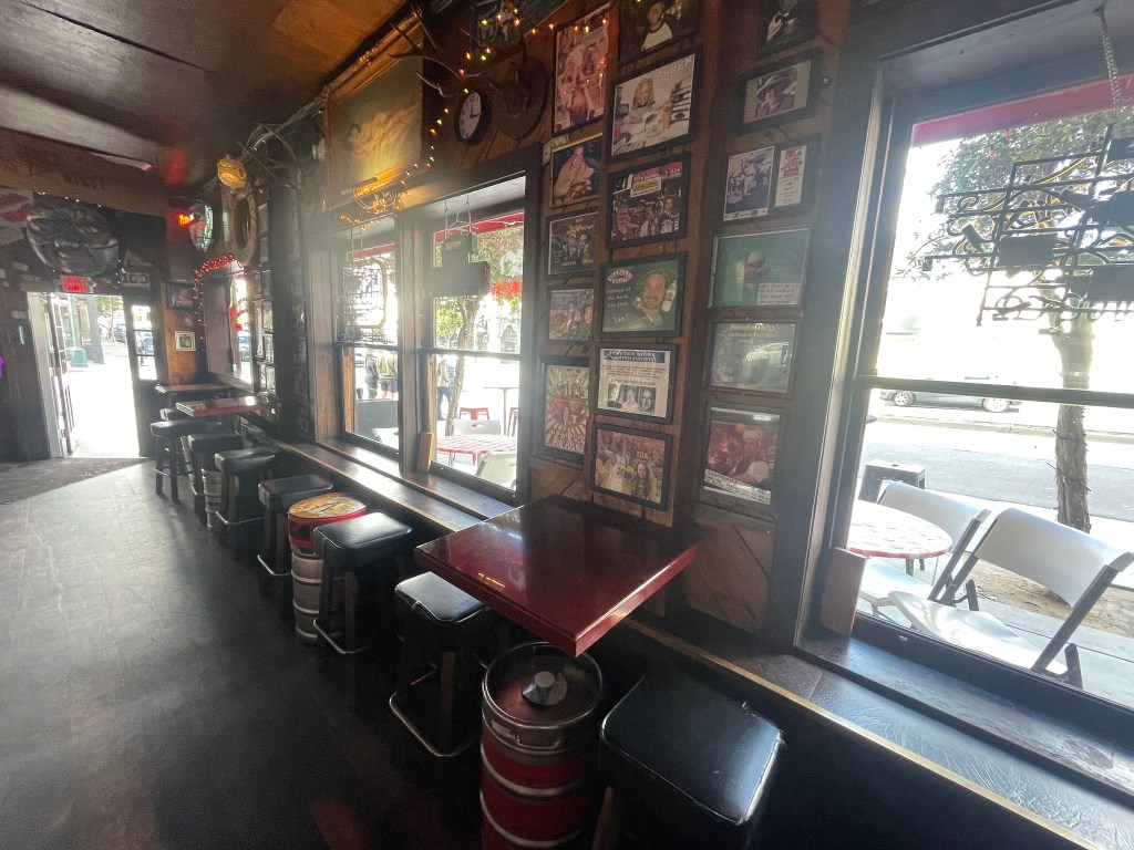 photo of interior of Shanghai Kelly's, San Francisco
