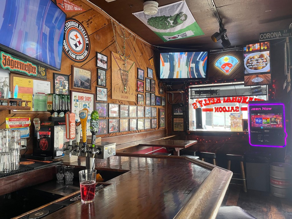 photo of interior of Shanghai Kelly's, San Francisco