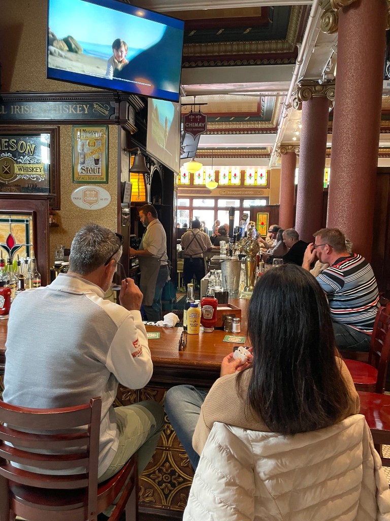 photo of the bar of Johnny Foley's Irish House, San Francisco