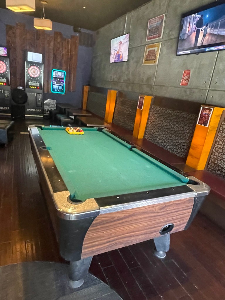 photo of the pool table of 1920 bar, San Francisco