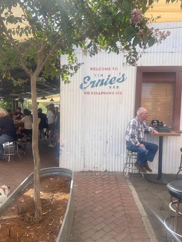 photo of Ernie's Tin Bar, Petaluma, CA