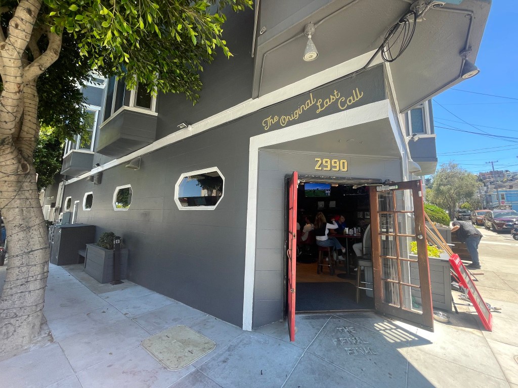 photo of the doorway of Final Final, San Francisco