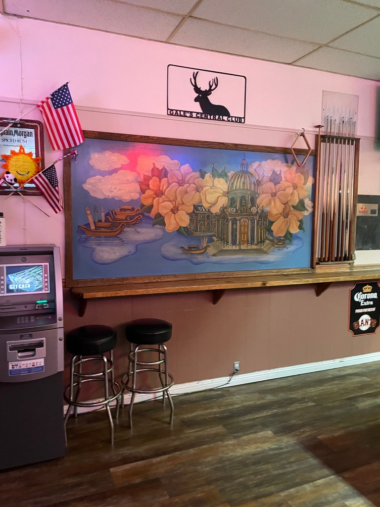 photo of interior of Gale's Central Club, Petaluma, CA