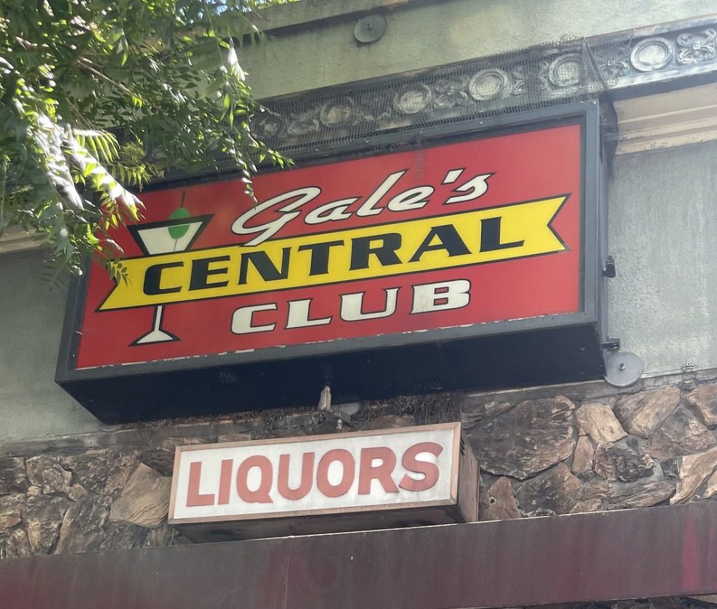 photo sign of Gale's Central Club, Petaluma, CA