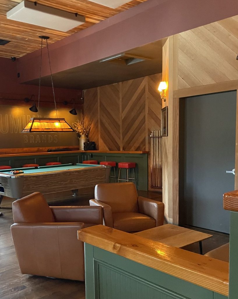 photo of pool table of Mario & John's, Petaluma, CA