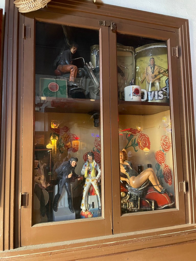photo of interior detail of the Lucky Strike Club, Los Banos, CA
