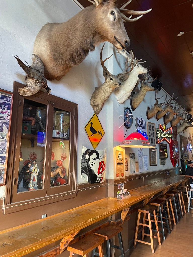 photo of the interior of the Lucky Strike Club, Los Banos, CA