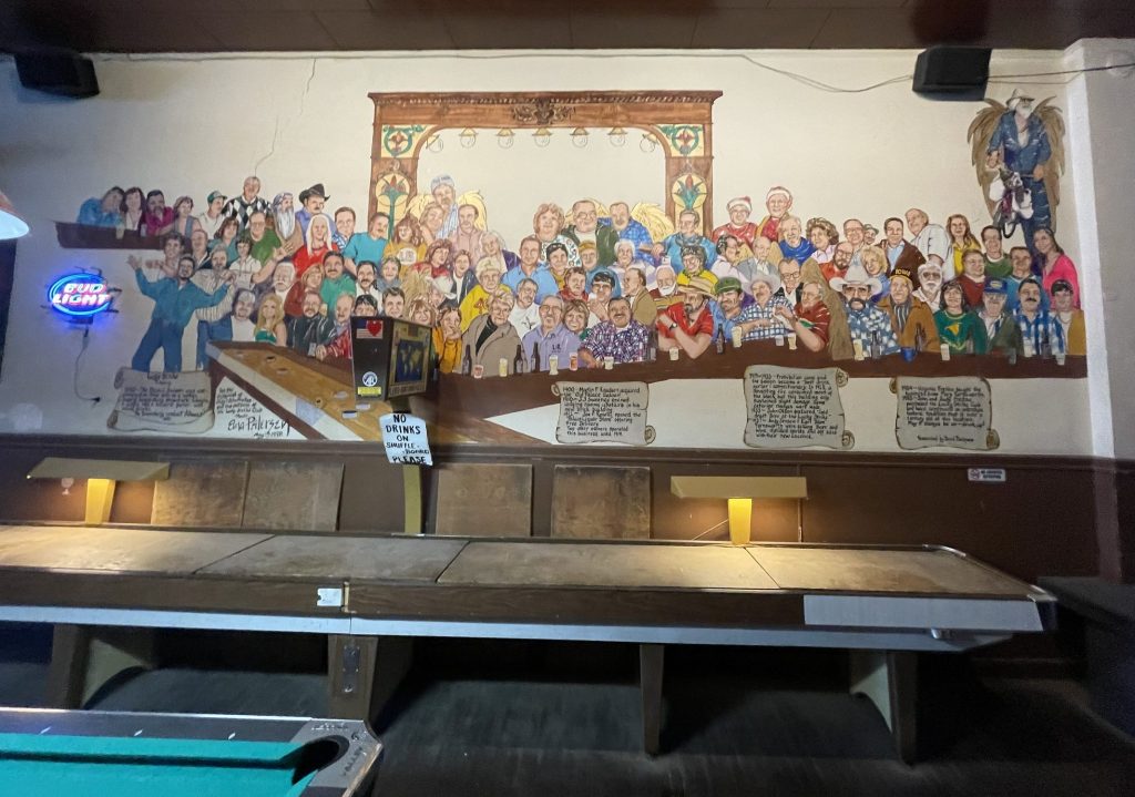 photo of the mural of the Lucky Strike Club, Los Banos, CA