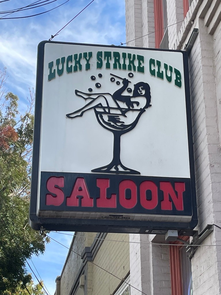 photo of the sign of the Lucky Strike Club, Los Banos, CA